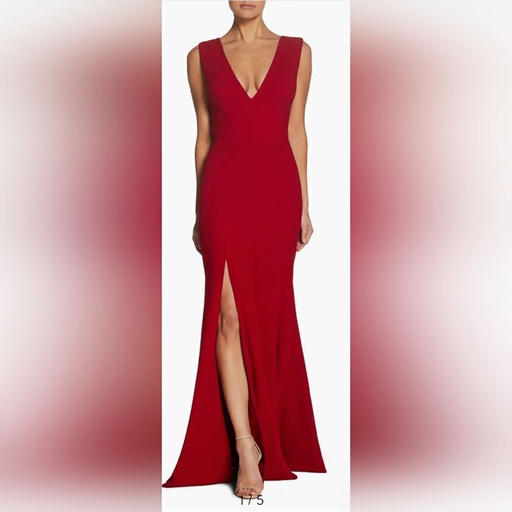 Dress The Population Sandra Plunge Crepe Trumpet Gown NWT Size Large Red